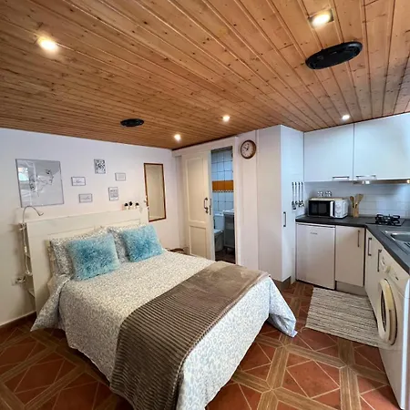 El Pequeno Refugio - C * Chío